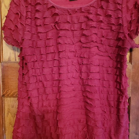 ❤️SOLD!❤️2 Lovely Women's Blouses - Picture 6 of 7